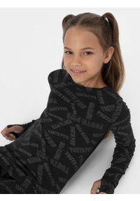 4F JUNIOR - Longsleeve z nadrukiem dziewczęcy. Kolor: czarny. Materiał: bawełna, dzianina. Długość rękawa: długi rękaw. Wzór: nadruk