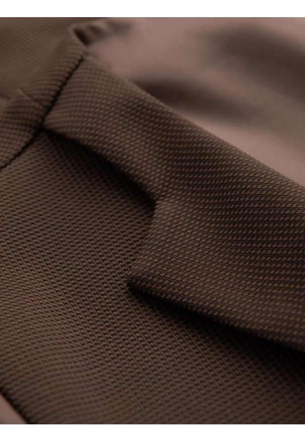 Ombre Clothing - Dopasowana męska kamizelka ze strukturalnej dzianiny z klapami – brązowa V2 - Rozmiar: XXL. Kolor: brązowy. Materiał: dzianina. Styl: klasyczny, elegancki