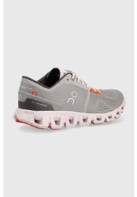 On Running - On-running buty do biegania Cloud X kolor szary. Zapięcie: sznurówki. Kolor: szary. Materiał: tworzywo sztuczne, guma. Szerokość cholewki: normalna. Sport: bieganie #4