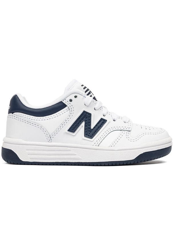 Buty dziecięce New Balance PSB480WN – białe. Okazja: na uczelnię, na co dzień. Kolor: biały. Materiał: syntetyk, skóra. Szerokość cholewki: normalna. Sport: turystyka piesza