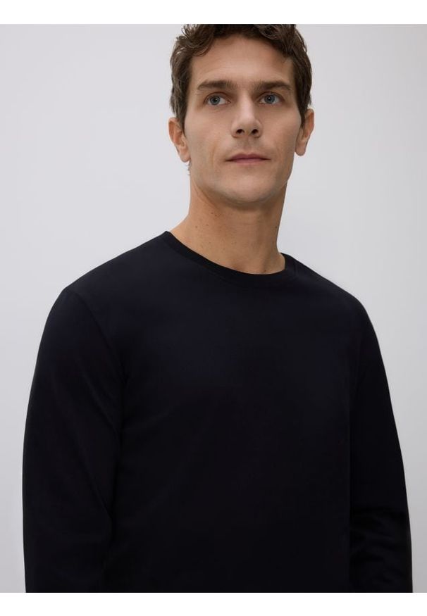 Reserved - Longsleeve z merceryzowanej bawełny - czarny. Kolor: czarny. Materiał: bawełna. Długość rękawa: długi rękaw