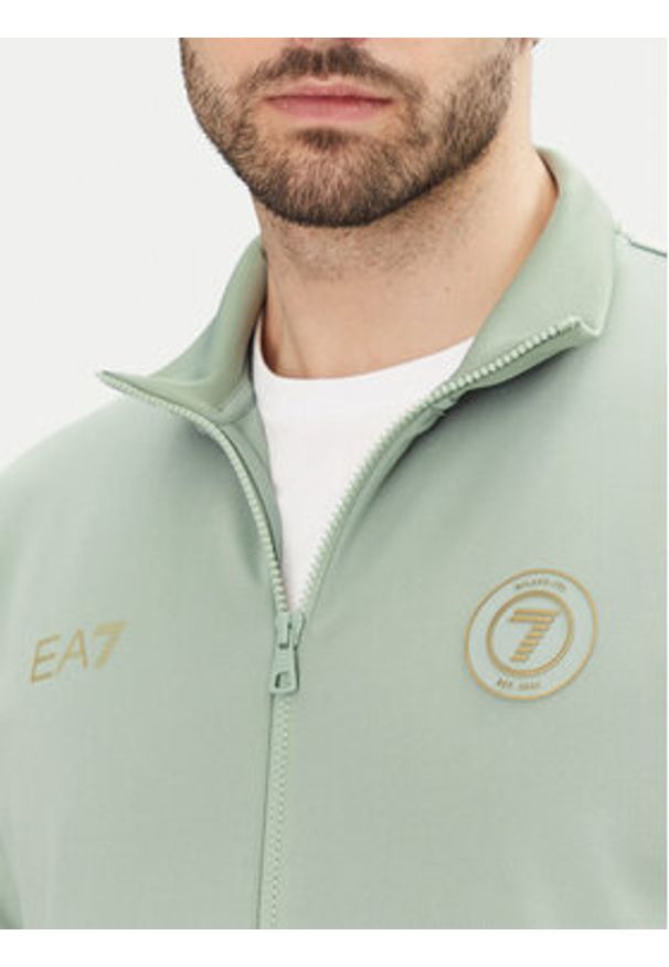 EA7 Emporio Armani Dres 7M000554 AF13526 U9024 Zielony Regular Fit. Kolor: zielony. Materiał: syntetyk