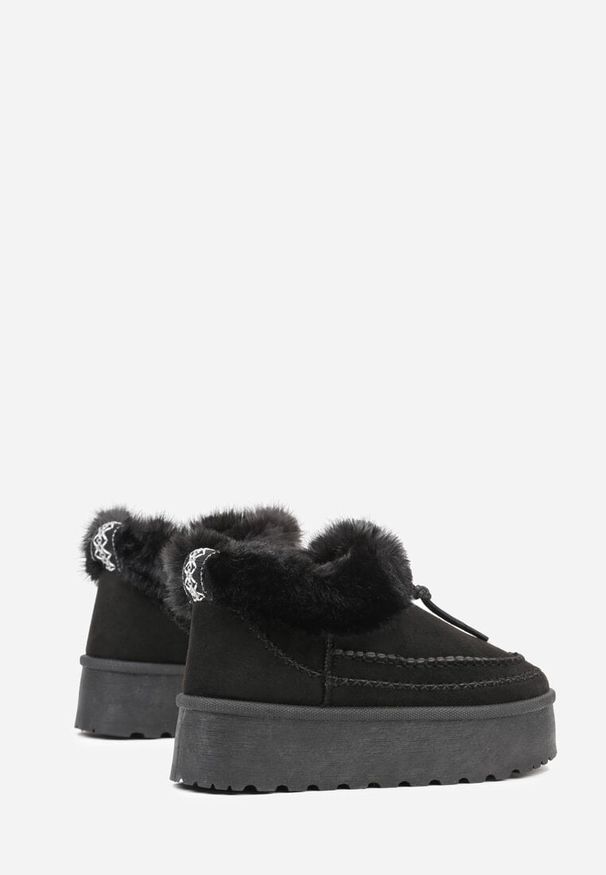 Born2be - Czarne Śniegowce na Grubej Podeszwie z Ozdobnymi Przeszyciami i Futerkiem Lindera. Okazja: na co dzień. Kolor: czarny. Materiał: futro. Styl: casual