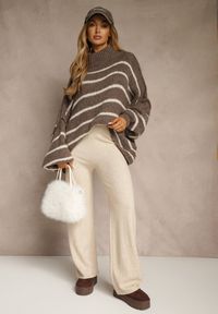 Renee - Brązowy Oversizowy Golf w Paski z Dodatkiem Wełny i Wiskozy Nezella. Okazja: na co dzień. Typ kołnierza: golf. Kolor: brązowy. Materiał: wełna, wiskoza. Wzór: paski. Styl: casual, elegancki #2