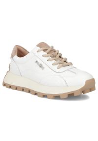 Skórzane półbuty sneakersy na platformie białe Filippo DP7498. Okazja: na co dzień. Kolor: biały. Materiał: skóra. Szerokość cholewki: normalna. Obcas: na platformie. Styl: casual, sportowy #1