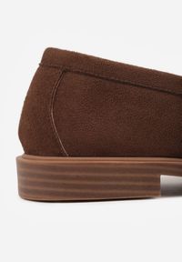 Born2be - Ciemnobrązowe Mokasyny VICES ze Skórzaną Wkładką i Frędzlami Leuconisse. Okazja: na co dzień. Kolor: brązowy. Materiał: skóra. Wzór: aplikacja. Styl: casual, elegancki #7