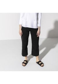 Klapki unisex Birkenstock Arizona BS (0551253). Okazja: na co dzień, na spacer, do domu. Kolor: czarny. Materiał: zamsz, materiał, skóra. Wzór: paski, gładki. Sezon: lato. Styl: klasyczny, casual