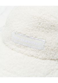 RUSLAN BAGINSKIY - Biała ocieplana czapka z daszkiem. Kolor: biały. Materiał: materiał. Wzór: aplikacja. Sezon: zima, jesień #5