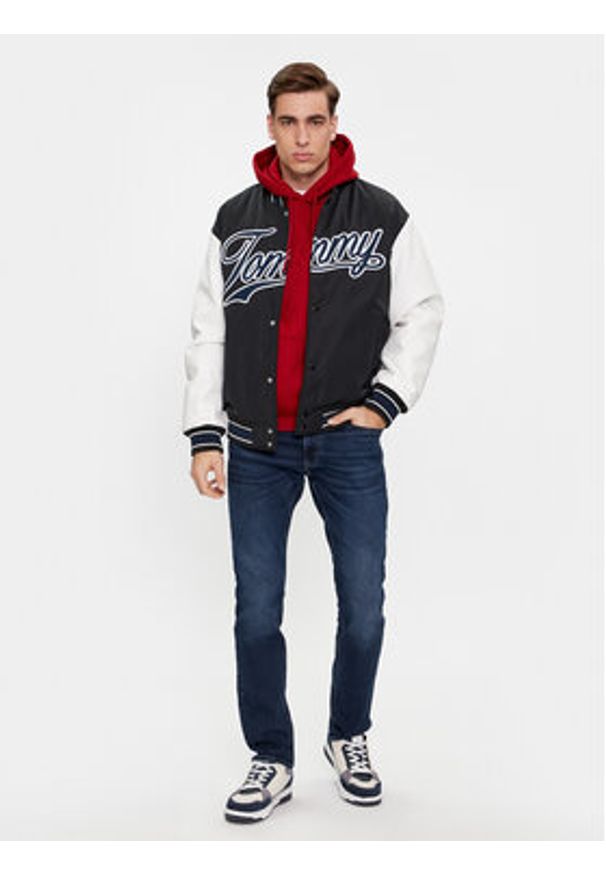Tommy Jeans Kurtka bomber Letterman DM0DM17880 Czarny Regular Fit. Kolor: czarny. Materiał: syntetyk