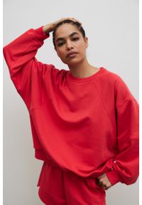 Marsala - Bluza damska z przeszyciami w kolorze HIBISCUS RED - NORD-UNI. Materiał: dzianina, poliester, bawełna