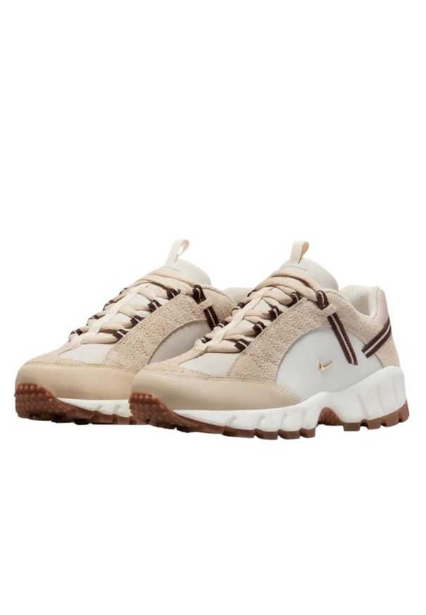 Buty do chodzenia dla dorosłych Nike Air Humara LX Jacquemus Beige. Kolor: biały. Sport: turystyka piesza