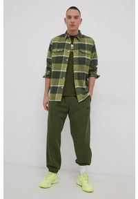 Levi's® - Levi's Koszula bawełniana męska kolor zielony relaxed z kołnierzykiem klasycznym. Okazja: na spotkanie biznesowe. Typ kołnierza: kołnierzyk klasyczny. Kolor: zielony. Materiał: bawełna. Długość rękawa: długi rękaw. Długość: długie. Styl: klasyczny #3