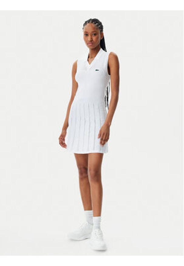Lacoste Sukienka tenisowa EF0615 Biały Slim Fit. Kolor: biały. Materiał: syntetyk. Sport: tenis