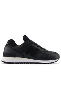 Buty damskie New Balance WL574FT2 - czarne. Kolor: czarny. Materiał: guma, bawełna, dresówka, skóra. Szerokość cholewki: normalna. Model: New Balance 574