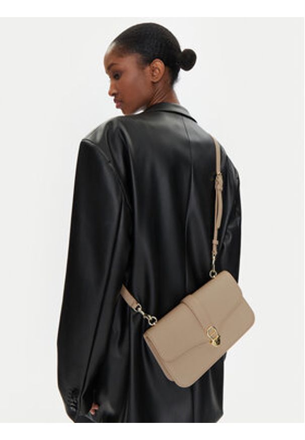 Aigner Torebka 132411 Beżowy. Kolor: beżowy. Materiał: skórzane