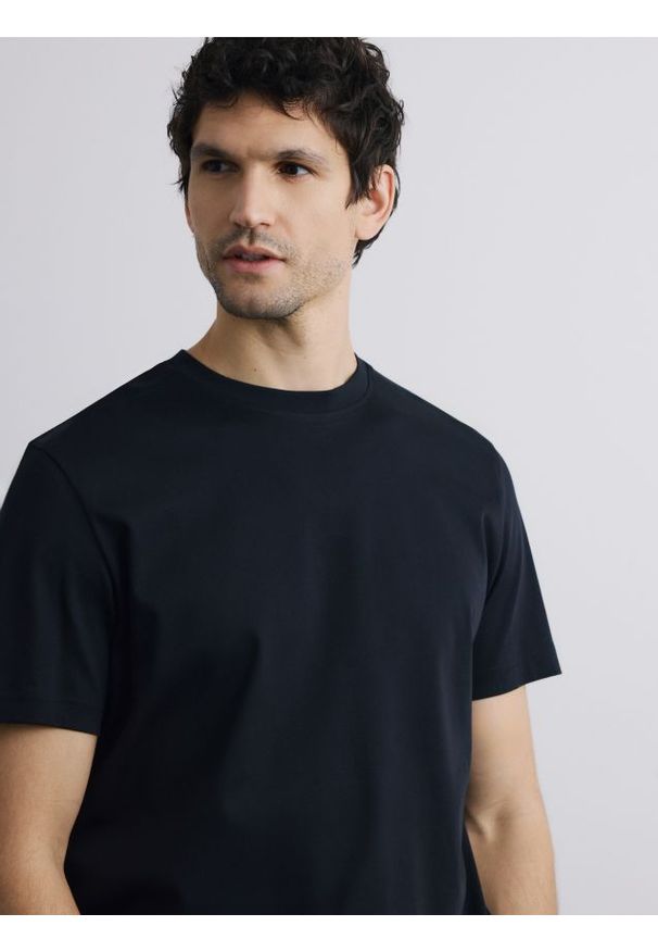 Reserved - T-shirt regular z bawełny merceryzowanej - czarny. Kolor: czarny. Materiał: bawełna