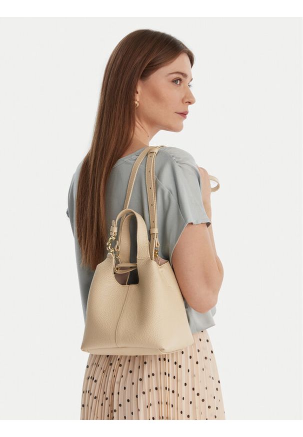 Coccinelle Torebka SHA Coccinelle C-Easy E1 SHA 58 01 01 Beżowy. Kolor: beżowy. Materiał: skórzane