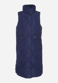 Born2be - Granatowa Pikowana Kamizelka o Długim Kroju ze Stójką i Kieszeniami Avatheia. Okazja: na co dzień. Typ kołnierza: kołnierzyk stójkowy. Kolor: niebieski. Materiał: jeans. Długość: długie. Wzór: aplikacja. Styl: klasyczny, casual, elegancki #5