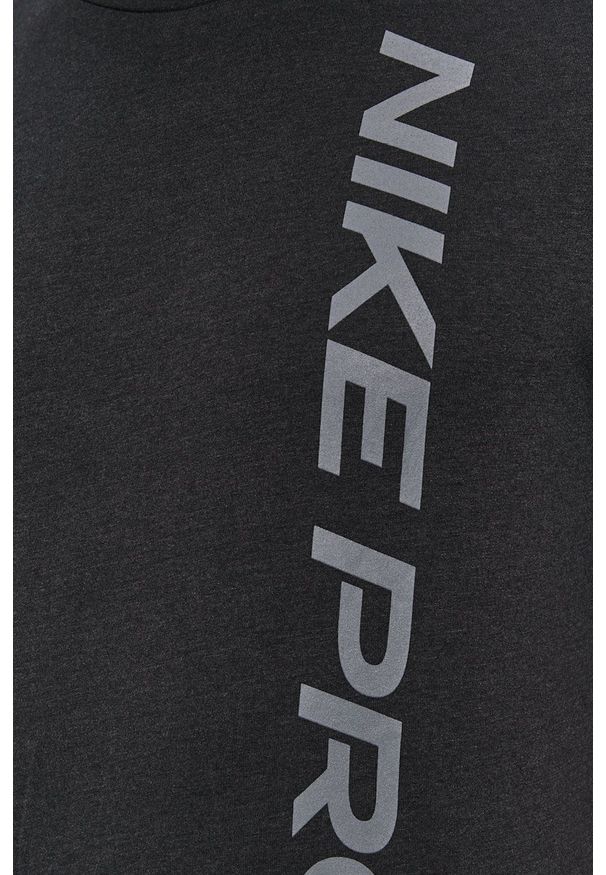Nike - T-shirt. Okazja: na co dzień. Kolor: szary. Materiał: tkanina, dzianina, skóra, włókno. Wzór: nadruk. Styl: casual