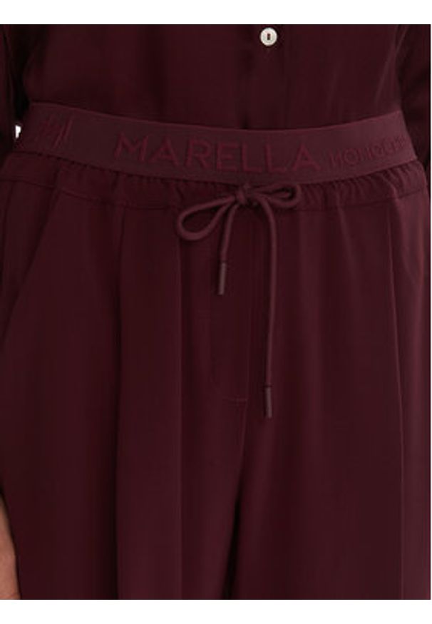 Marella Spodnie materiałowe Vanto 2523136065 Bordowy Regular Fit. Kolor: czerwony. Materiał: syntetyk