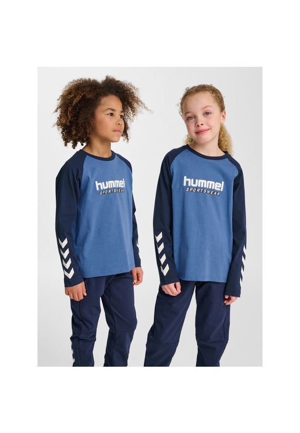 Dziecięca koszulka z długim rękawem Hummel Logo. Kolor: wielokolorowy, niebieski, turkusowy. Długość rękawa: długi rękaw. Długość: długie