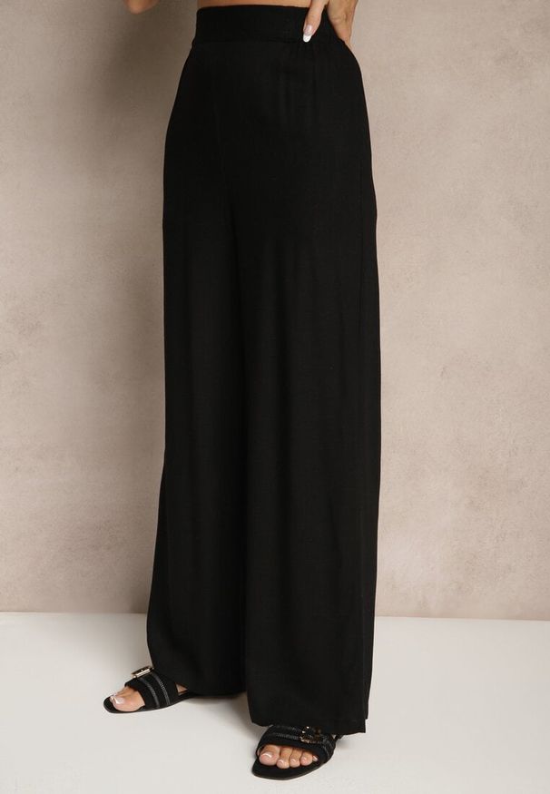 Renee - Czarny Komplet z Bawełną Spodnie i Koszula z Paskiem Rinaretea. Kolor: czarny. Materiał: bawełna. Wzór: aplikacja