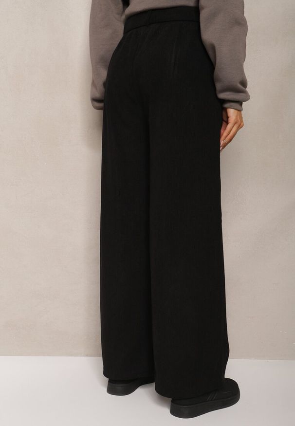Renee - Czarne Spodnie Sztruksowe o Szerokim Kroju High Waist z Paskiem Valoma. Okazja: na co dzień. Stan: podwyższony. Kolor: czarny. Materiał: sztruks. Styl: retro, elegancki, casual