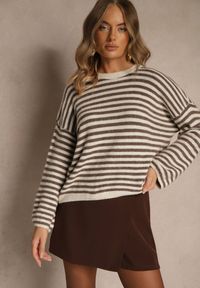 Renee - Jasnobeżowy Oversizowy Sweter w Paski z Domieszką Wełny i Wiskozy Tidania. Okazja: na co dzień. Kolor: beżowy. Materiał: wiskoza, wełna. Wzór: paski. Styl: elegancki, casual, klasyczny #5
