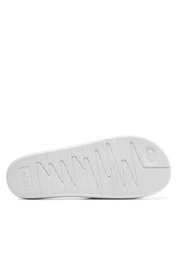 Armani Exchange Klapki XUP012 XV675 K488 Biały. Kolor: biały. Materiał: guma