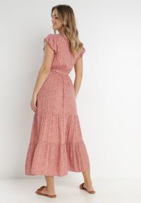 Born2be - Czerwona Sukienka Tudanna. Typ kołnierza: dekolt w kształcie V. Kolor: różowy. Materiał: materiał, tkanina. Wzór: aplikacja, kwiaty, ażurowy. Długość: maxi #4