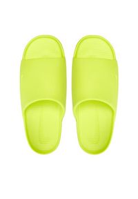 Nike Klapki Calm Slide FD4116 700 Zielony. Kolor: zielony