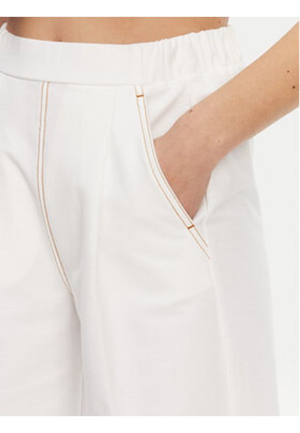 Max Mara Leisure Szorty materiałowe Texas 2516781027650 Biały Regular Fit. Kolor: biały. Materiał: bawełna