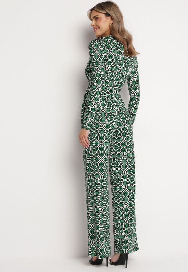 Born2be - Zielony Wzorzysty Kombinezon z Długim Rękawem i Szerokimi Spodniami z Wiązaniem w Pasie Vilati. Kolor: zielony. Długość rękawa: długi rękaw. Długość: długie. Wzór: geometria. Styl: elegancki