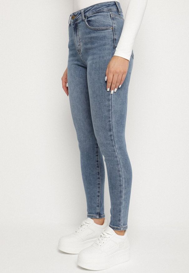 Born2be - Niebieskie Jeansy o Kroju Skinny z Wysokim Stanem Solarie. Okazja: na co dzień. Stan: podwyższony. Kolor: niebieski. Styl: sportowy, casual