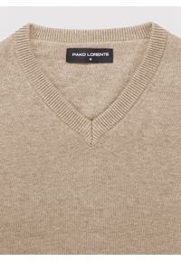 Pako Lorente - PAKO LORENTE - Beżowy sweter męski v-neck. Kolor: czarny, czerwony, beżowy. Materiał: bawełna. Sezon: jesień #9