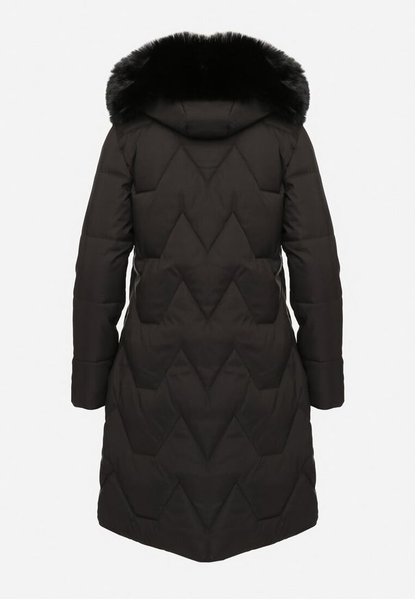 Born2be - Czarna Kurtka Pikowana o Długim Fasonie z Kapturem i Futrem Vertizola. Okazja: na spacer, na co dzień. Typ kołnierza: kaptur. Kolor: czarny. Materiał: futro. Długość: długie. Styl: casual, elegancki