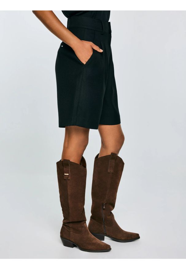 Big-Star - Szorty damskie z dodatkiem wełny czarne Emis 906. Kolor: czarny. Materiał: wełna. Długość: długie. Styl: klasyczny