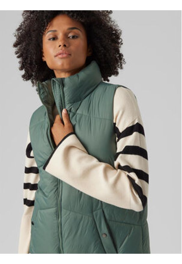 Vero Moda Bezrękawnik 10273950 Zielony Regular Fit. Kolor: zielony. Materiał: syntetyk. Długość rękawa: bez rękawów