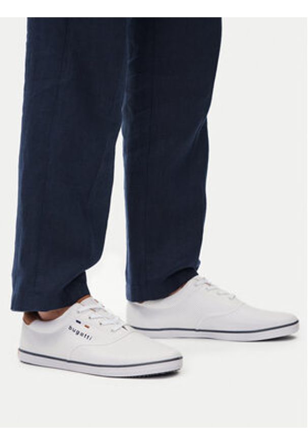 Bugatti Tenisówki 321AFH015000 Biały. Kolor: biały. Materiał: skóra