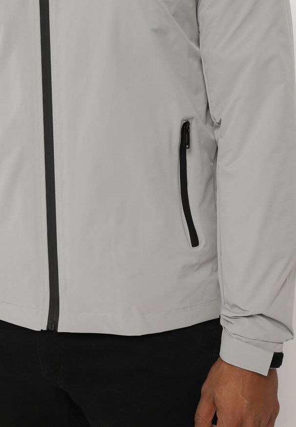 Born2be - Szara Kurtka z Kapturem Wiatrówka Meviane. Okazja: na co dzień. Typ kołnierza: kaptur. Kolor: szary. Materiał: jeans. Styl: casual