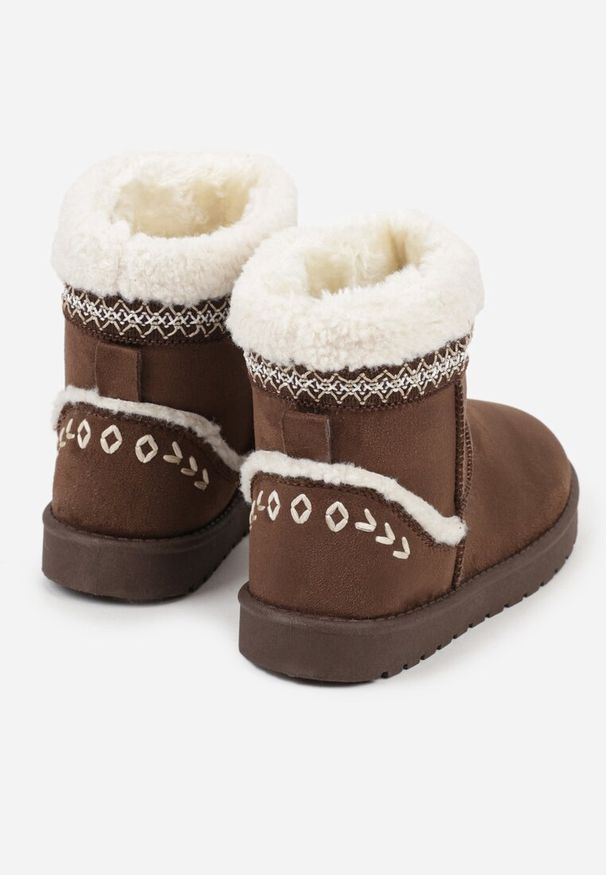 Born2be - Ciemnobrązowe Wsuwane Śniegowce Zdobione Futrem i Haftem Mevittia. Okazja: na co dzień. Zapięcie: bez zapięcia. Kolor: brązowy. Materiał: futro. Wzór: aplikacja, haft. Sezon: zima. Styl: casual, elegancki