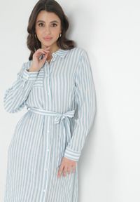 Born2be - Jasnoniebieska Koszulowa Sukienka z Bawełny w Paski Ditya. Kolor: niebieski. Materiał: bawełna. Wzór: paski. Typ sukienki: koszulowe #5