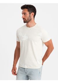 Ombre Clothing - Męski bawełniany t-shirt z abstrakcyjnym printem – kremowy V7. Kolor: kremowy. Materiał: bawełna. Wzór: nadruk. Sezon: lato. Styl: klasyczny #6