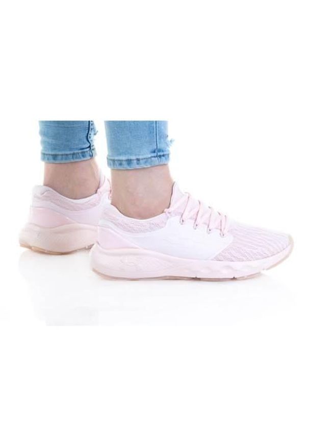 Buty do biegania damskie Under Armour Charged Vantage. Zapięcie: sznurówki. Kolor: różowy. Materiał: guma, materiał, tkanina, syntetyk. Szerokość cholewki: normalna
