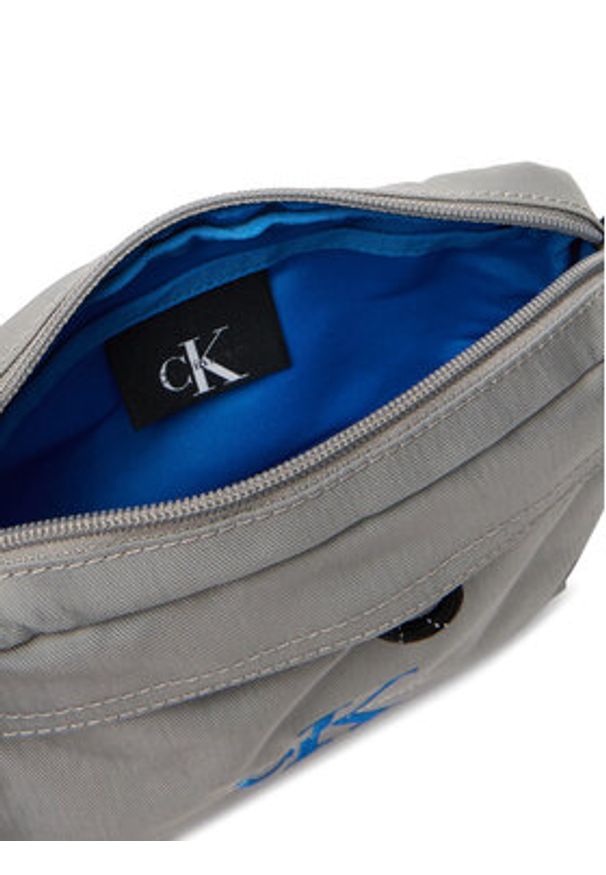 Calvin Klein Saszetka Bold Camera Bag LV04D3117G Szary. Kolor: szary. Materiał: materiał