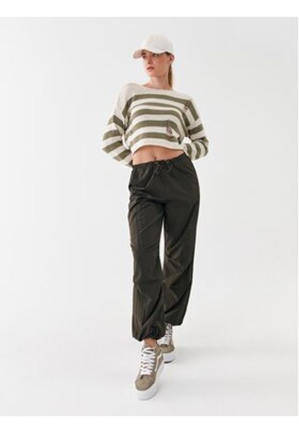 only - ONLY Spodnie materiałowe 15300275 Zielony Straight Fit. Kolor: zielony. Materiał: syntetyk