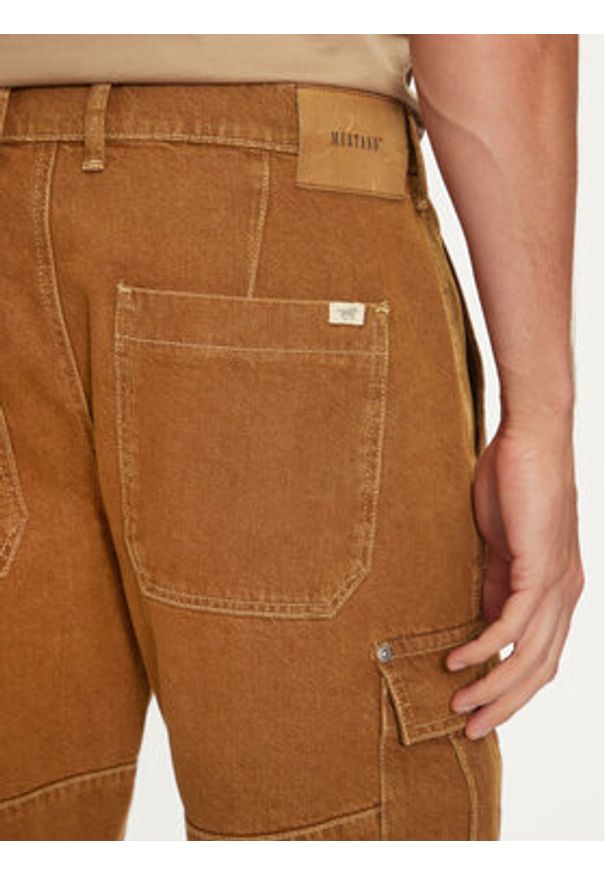 Mustang Spodnie materiałowe Toledo 1015529 Brązowy Loose Fit. Kolor: brązowy. Materiał: bawełna