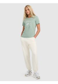 4f - 4F T-shirt regular z nadrukiem damski - zielony S. Okazja: na co dzień. Kolor: zielony. Materiał: dzianina, bawełna. Długość rękawa: krótki rękaw. Długość: krótkie. Wzór: nadruk. Styl: casual #2