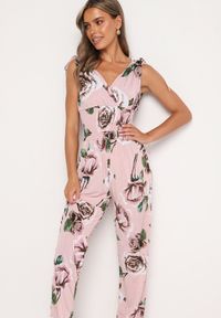 Born2be - Jasnoróżowy Taliowany Kombinezon w Kwiaty z Długimi Nogawkami Renivia. Okazja: na co dzień. Kolor: różowy. Długość: długie. Wzór: kwiaty. Styl: casual, street #5