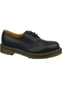 Buty Dr. Martens 1461 11838001 czarne. Nosek buta: okrągły. Zapięcie: sznurówki. Kolor: czarny. Materiał: guma, materiał, skóra. Szerokość cholewki: normalna. Styl: klasyczny